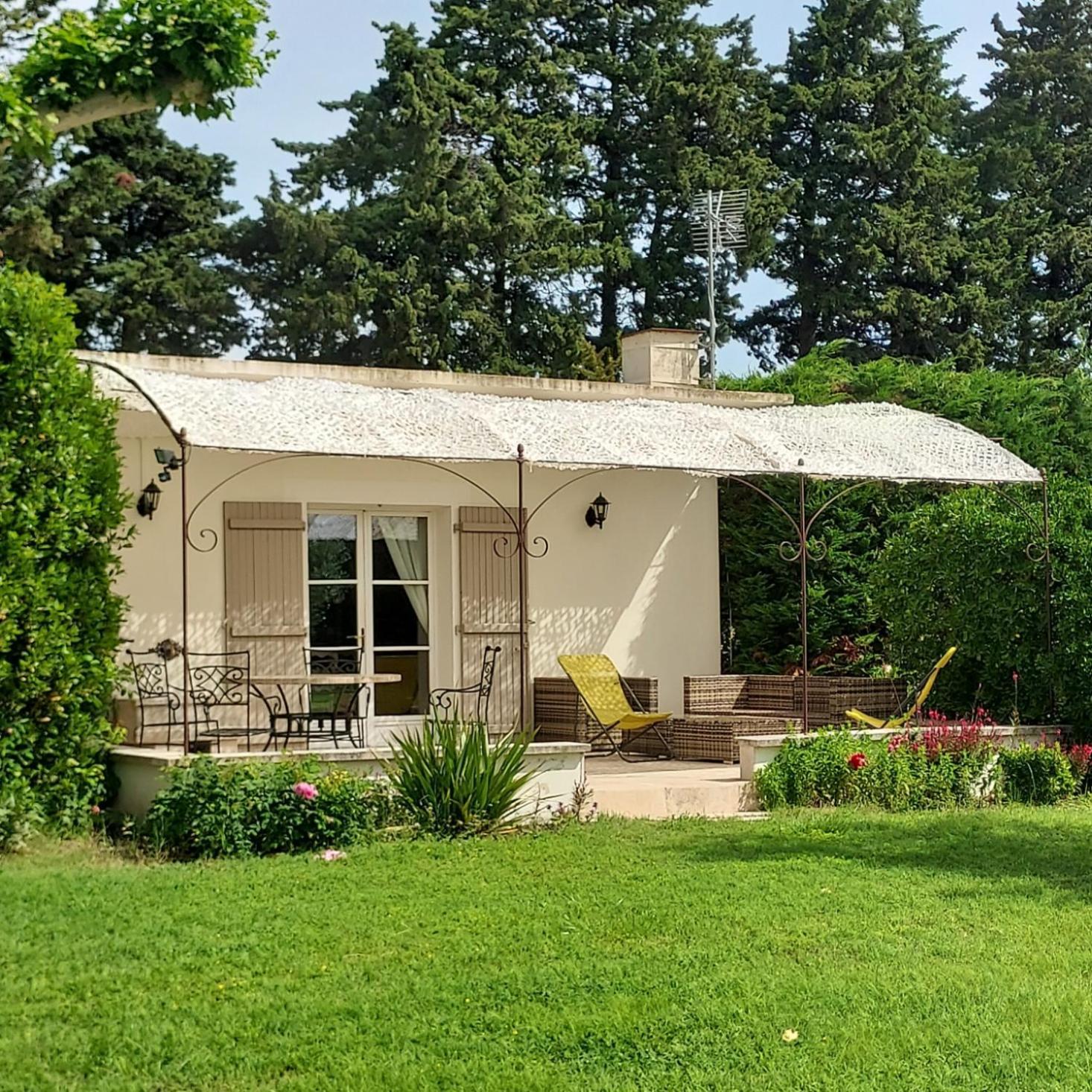 Caumont-sur-Durance La Bastide Des Amouriers מראה חיצוני תמונה